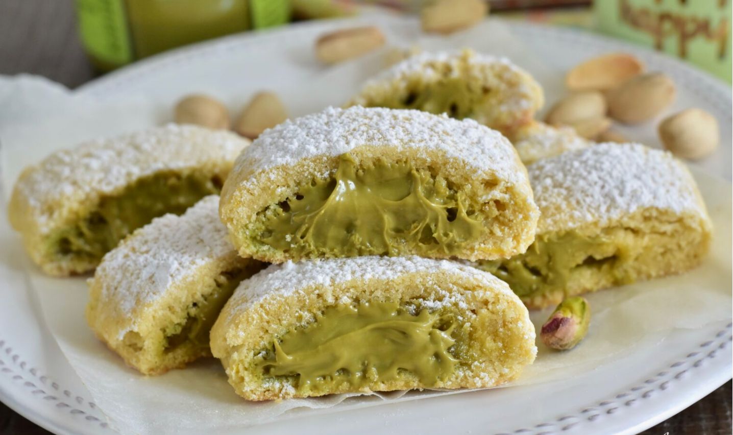 Biscotti ripieni al pistacchio
